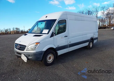2011 Mercedes-Benz Sprinter 2500 High Roof из США, поврежденный, VIN WD3PE8CB2B5599642